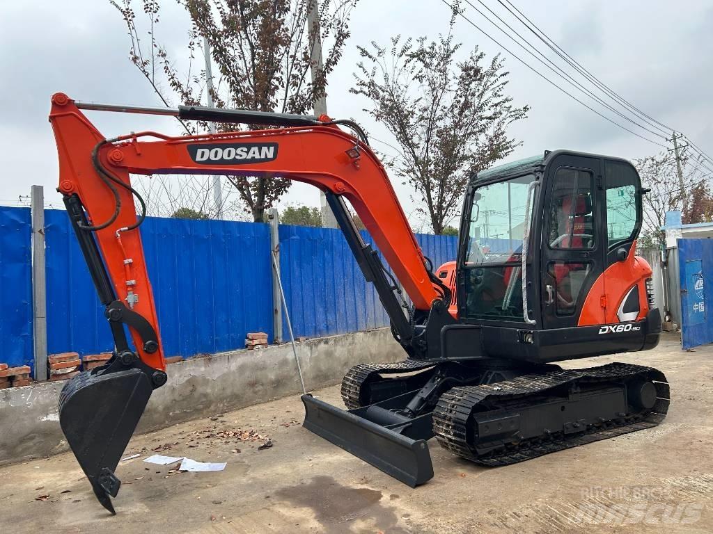 Doosan DX 60 Mini excavadoras < 7t