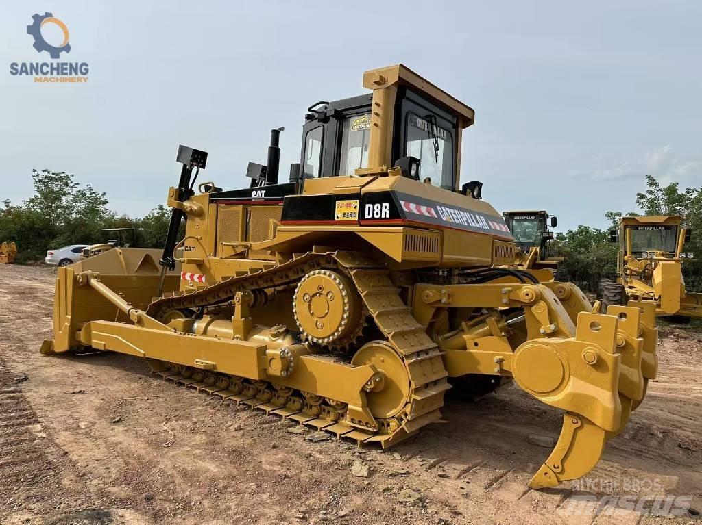CAT D 8 R Buldozer sobre oruga