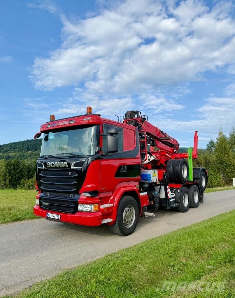 Scania R580 V8 6x4 Camiones caja cerrada