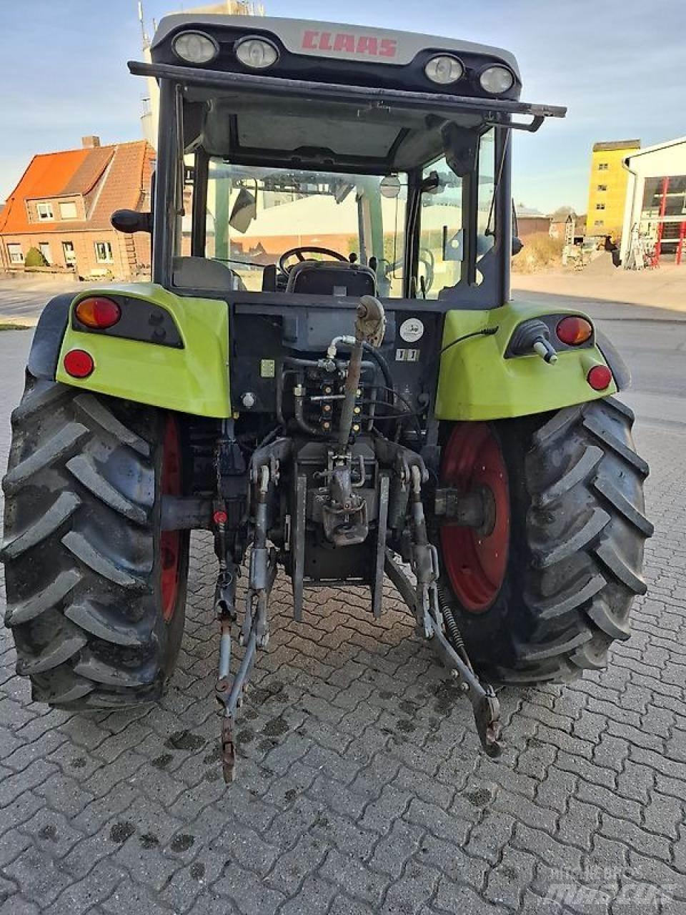 CLAAS AXOS 330 CX Tractores