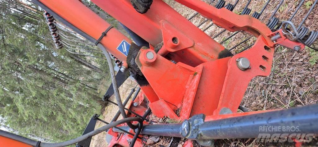 Kuhn GA 8121 Segadoras hileradoras