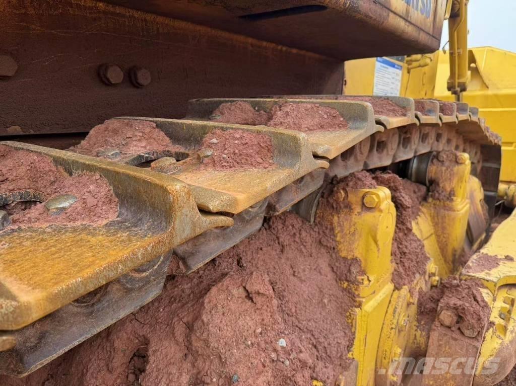 Komatsu D 375 A Buldozer sobre oruga