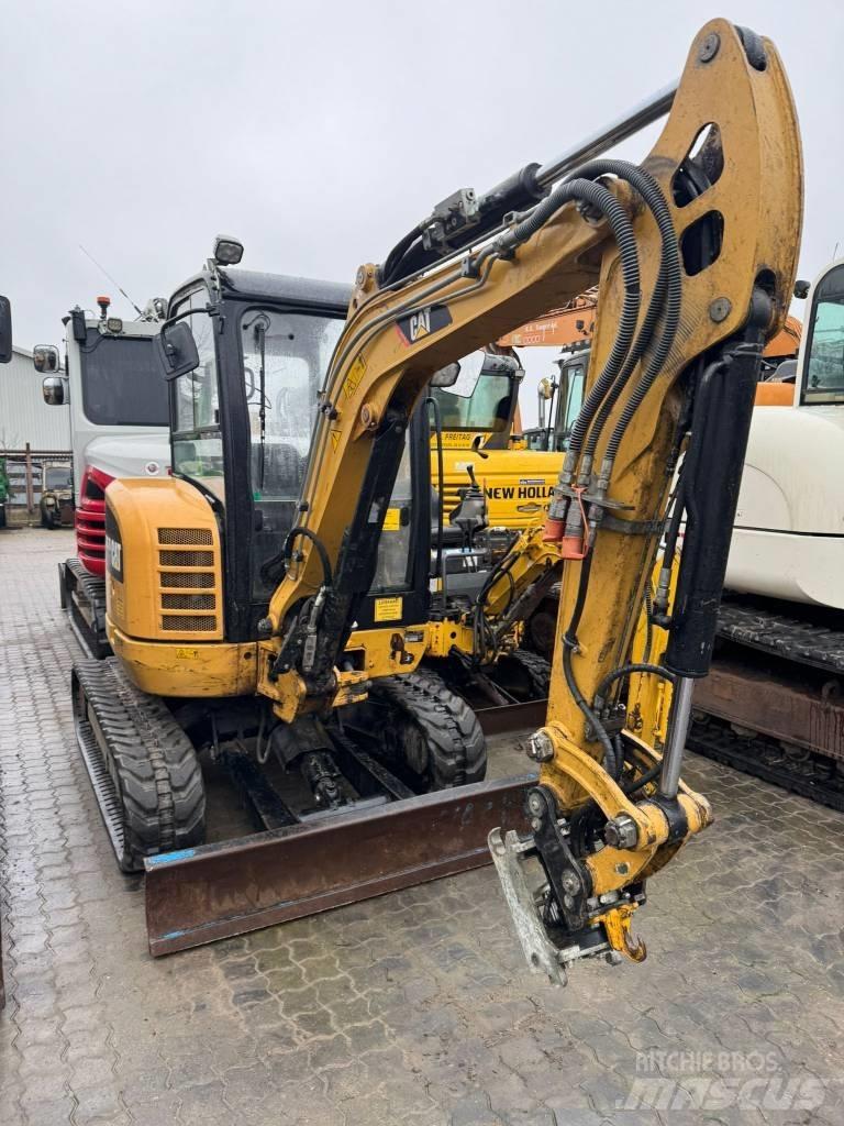 CAT 302.7 D Mini excavadoras < 7t