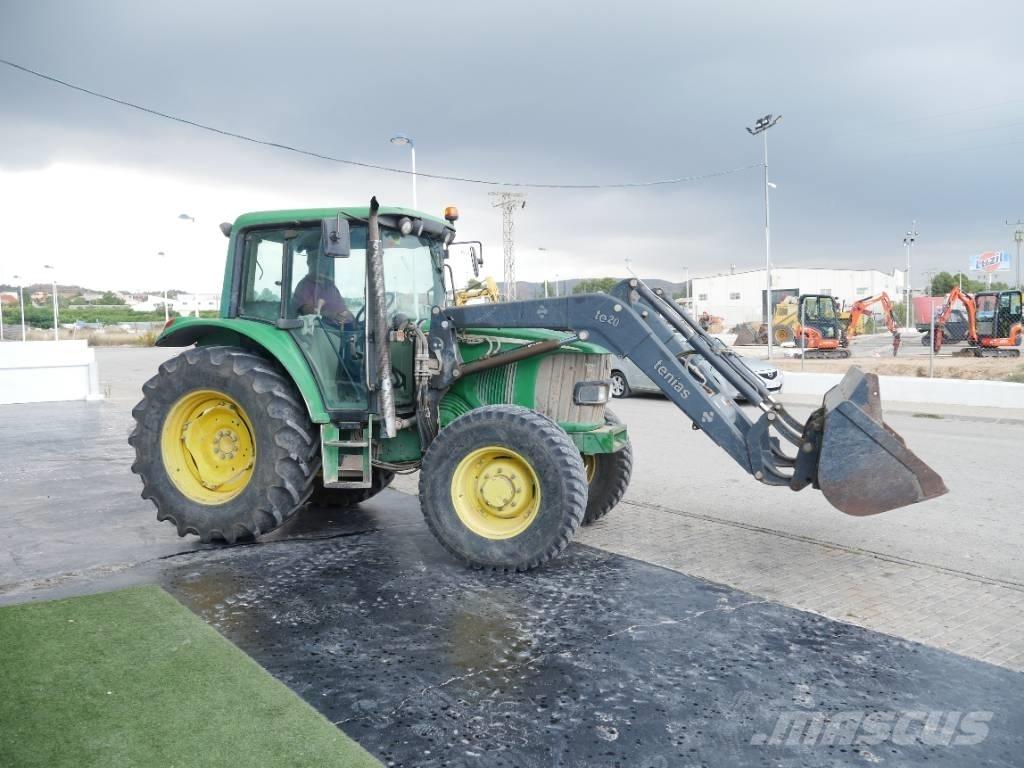 John Deere 6220 Tractores