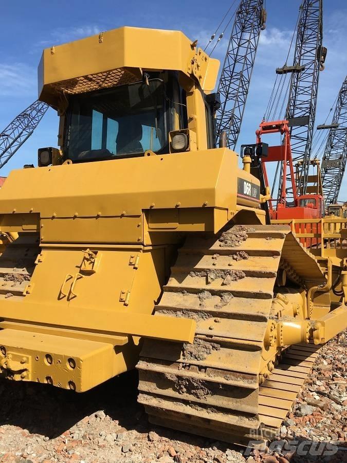 CAT D6R Buldozer sobre oruga