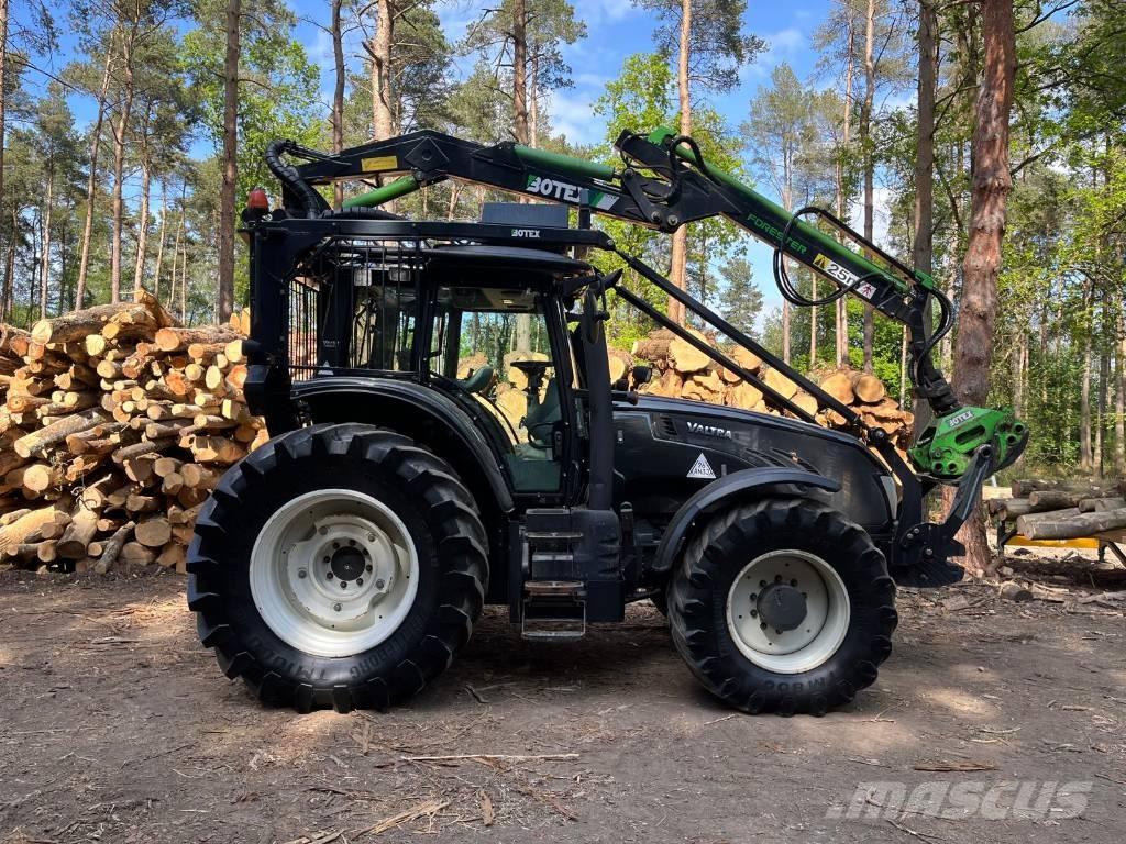 Valtra T183 Versu Tractores