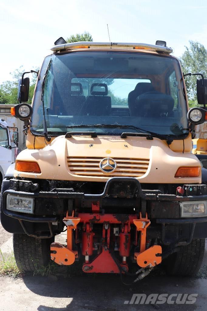 Unimog U400 Camiones plataforma
