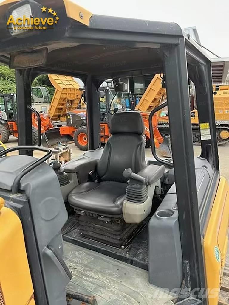 CAT D 3 K 2 Buldozer sobre oruga