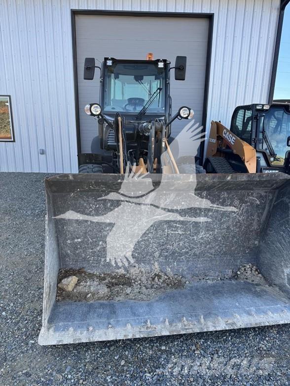 CASE 221F Cargadoras sobre ruedas