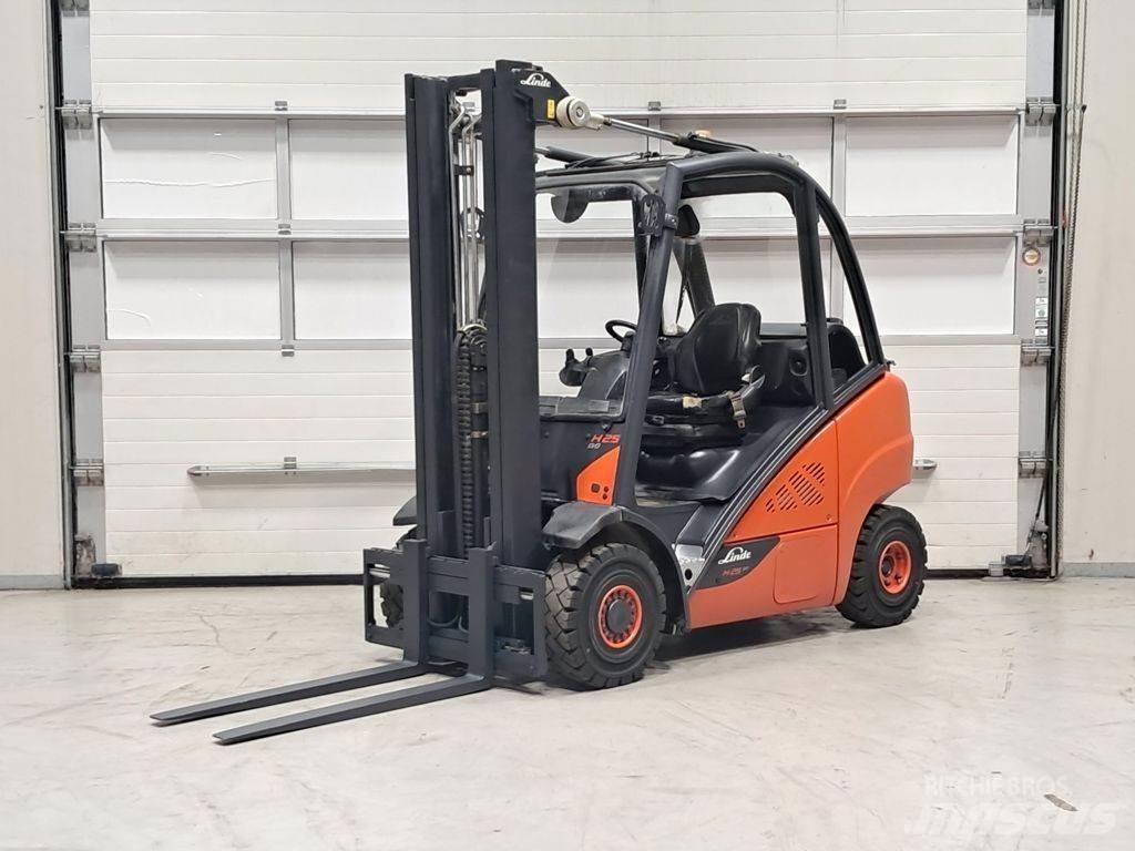 Linde H25T-02 Carretillas LPG