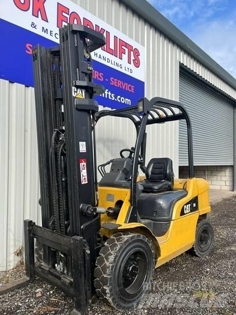 CAT DP 30 N Carretillas diesel