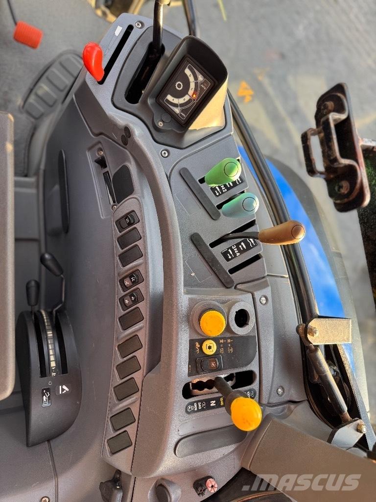 New Holland T 6030 Tractores
