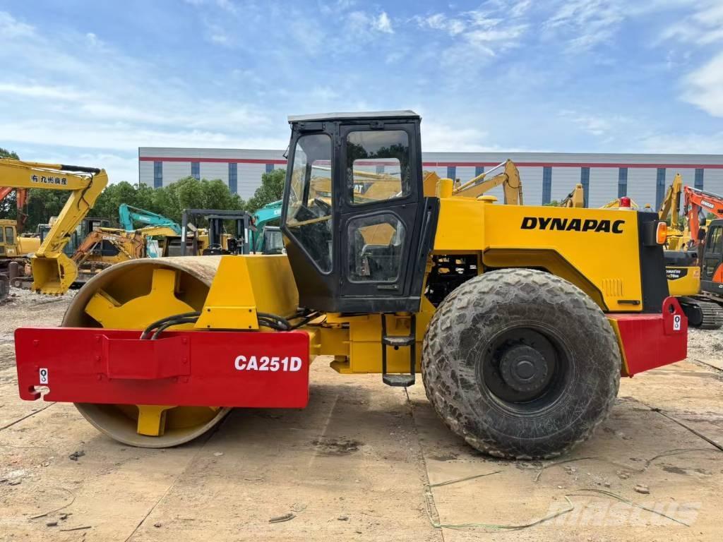 Dynapac CA251D Rodillos de un solo tambor