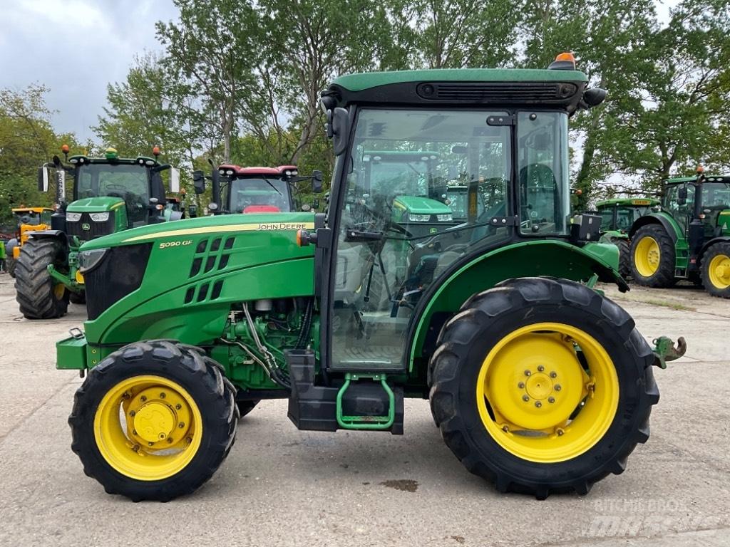 John Deere 5090 GF Tractores