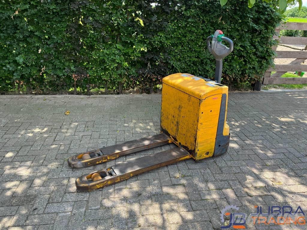 Jungheinrich EJE 118 Apiladores eléctricos