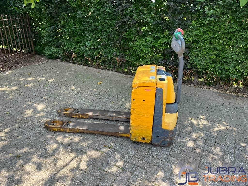 Jungheinrich EJE 118 Apiladores eléctricos