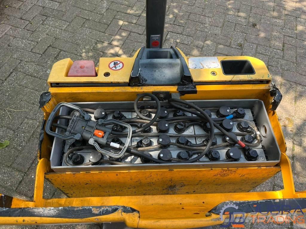 Jungheinrich EJE 118 Apiladores eléctricos