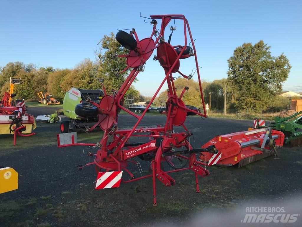Lely LOTUS 770 Rastrillos y henificadores