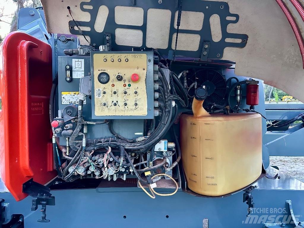 SkyJack SJ 63 AJ Plataforma de trabajo articulada