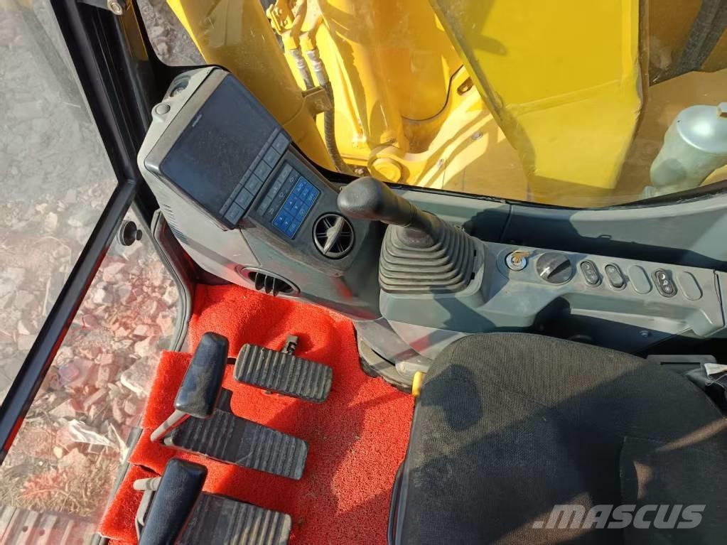 Komatsu PC 138 Excavadoras de cadenas