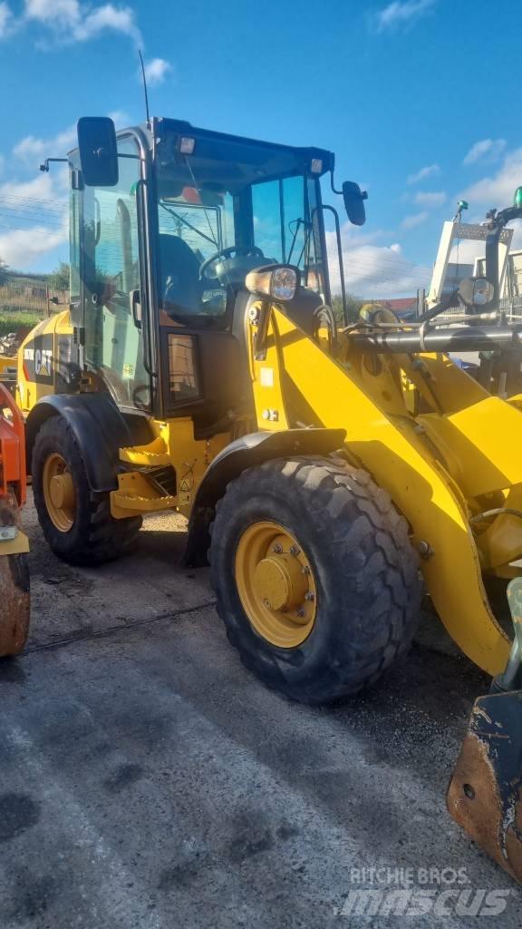 CAT 907M Cargadoras sobre ruedas