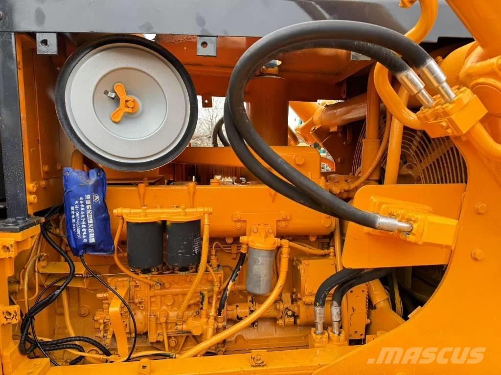 Shantui SD 16 Buldozer sobre oruga