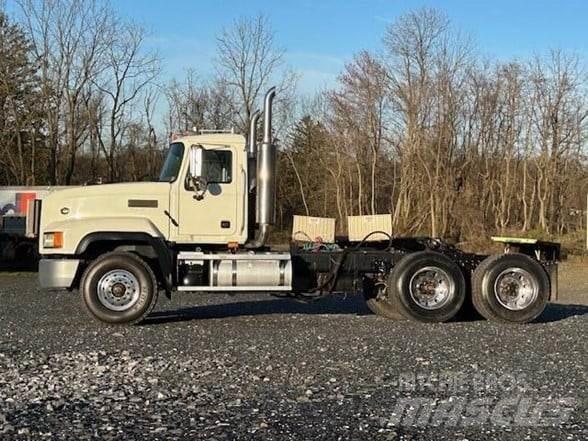 Mack CL733 Cabezas tractoras