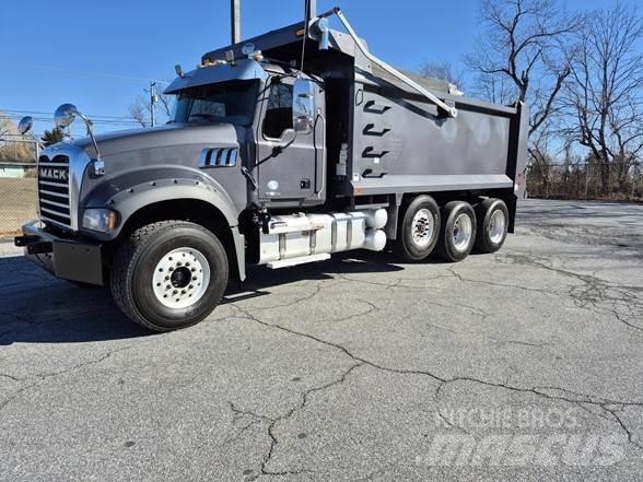 Mack GRANITE 64FR Camiones bañeras basculantes o volquetes