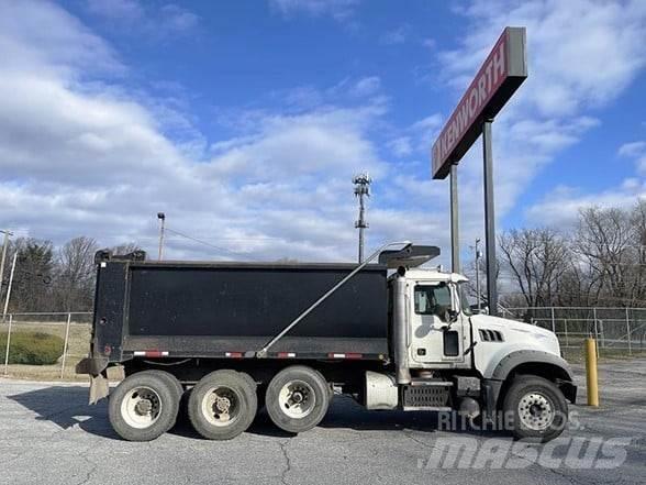 Mack GRANITE GU713 Camiones bañeras basculantes o volquetes