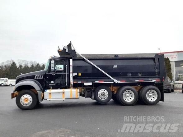 Mack GRANITE GU713 Camiones bañeras basculantes o volquetes