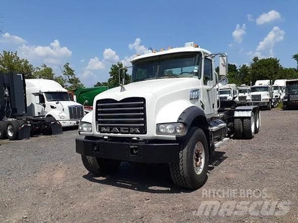 Mack GRANITE GU713 Cabezas tractoras