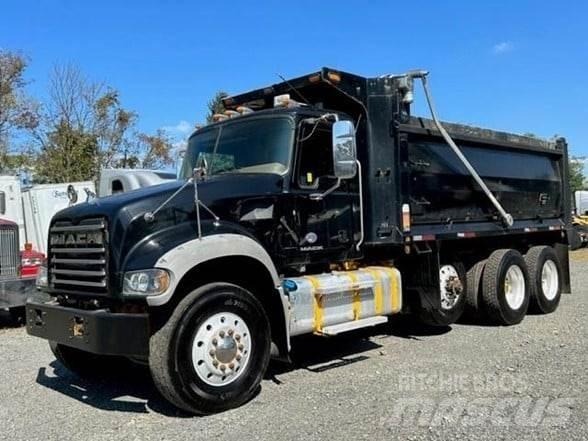 Mack GRANITE GU713 Camiones bañeras basculantes o volquetes