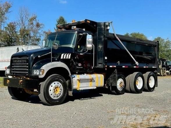 Mack GRANITE GU713 Camiones bañeras basculantes o volquetes