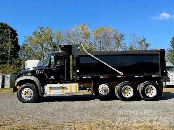 Mack GRANITE GU713 Camiones bañeras basculantes o volquetes