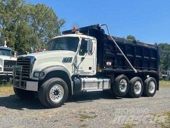 Mack GRANITE GU713 Camiones bañeras basculantes o volquetes