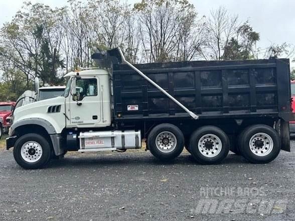 Mack GRANITE GU713 Camiones bañeras basculantes o volquetes