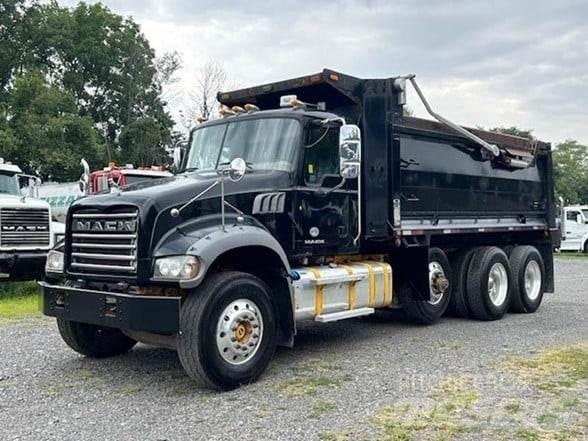 Mack GRANITE GU713 Camiones bañeras basculantes o volquetes