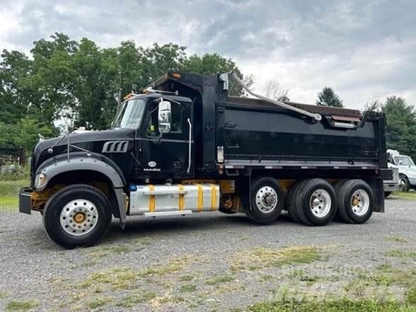 Mack GRANITE GU713 Camiones bañeras basculantes o volquetes