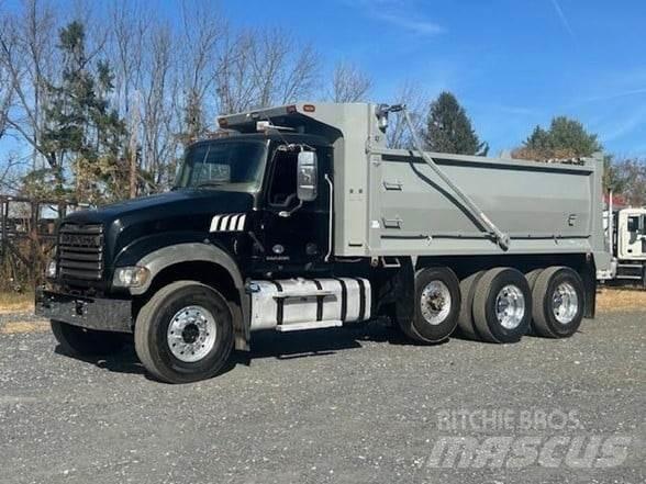 Mack GRANITE GU713 Camiones bañeras basculantes o volquetes