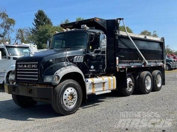 Mack GRANITE GU713 Camiones bañeras basculantes o volquetes
