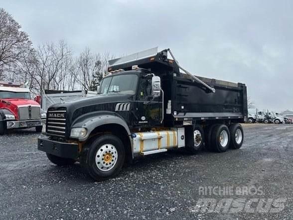 Mack GRANITE GU713 Camiones bañeras basculantes o volquetes