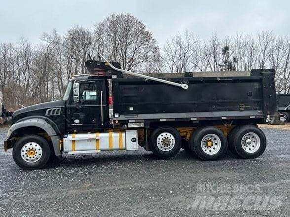 Mack GRANITE GU713 Camiones bañeras basculantes o volquetes