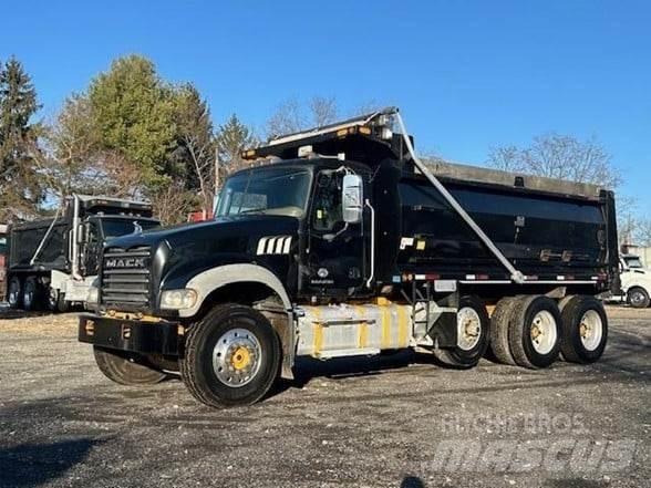 Mack GRANITE GU713 Camiones bañeras basculantes o volquetes