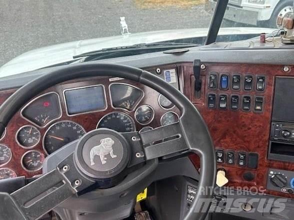Mack GRANITE GU813 Camiones de basura
