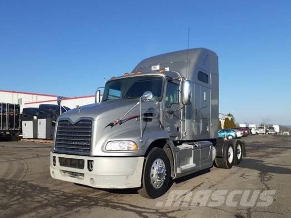 Mack PINNACLE CXU613 Cabezas tractoras