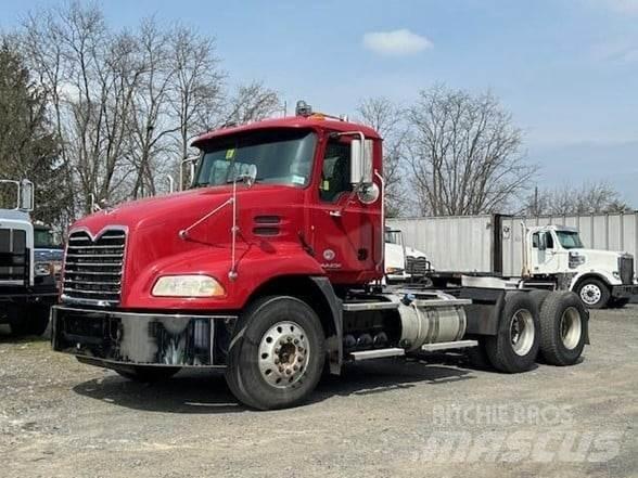 Mack PINNACLE CXU613 Cabezas tractoras