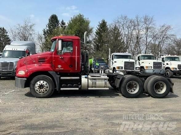 Mack PINNACLE CXU613 Cabezas tractoras