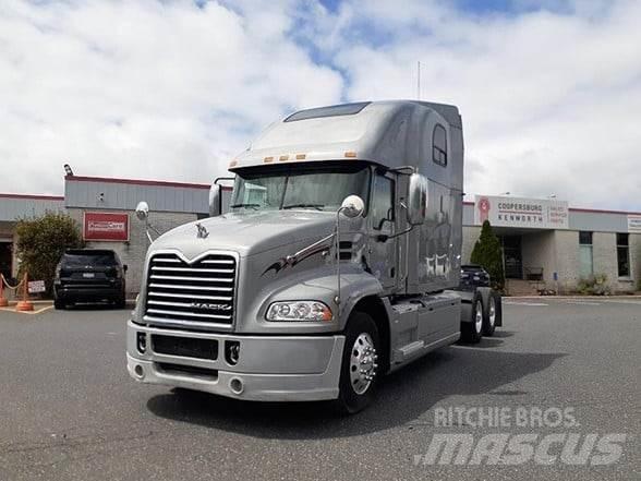 Mack PINNACLE CXU613 Cabezas tractoras