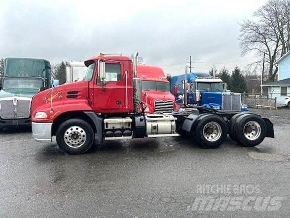 Mack PINNACLE CXU613 Cabezas tractoras