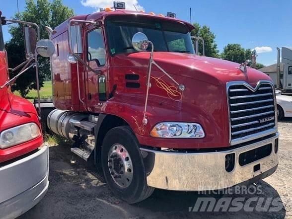 Mack PINNACLE CXU613 Cabezas tractoras